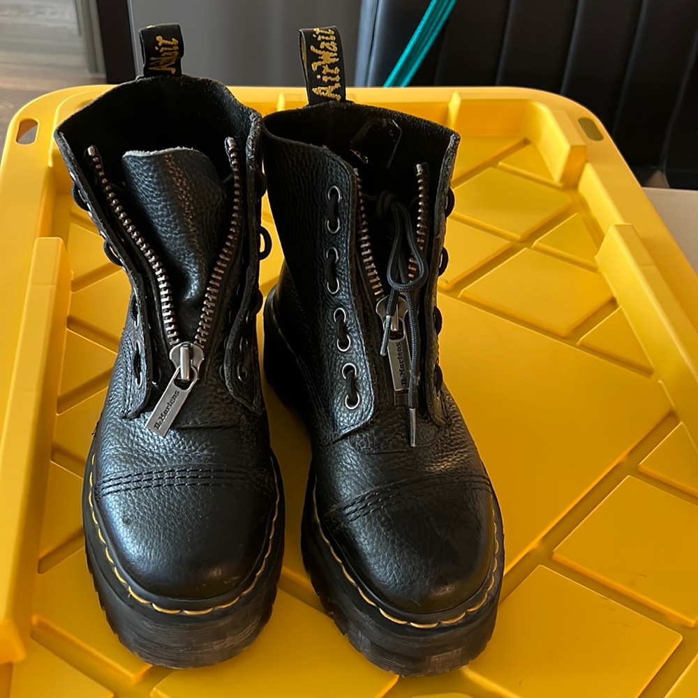 Sinclair Milled Nappa leather platform boots EU37